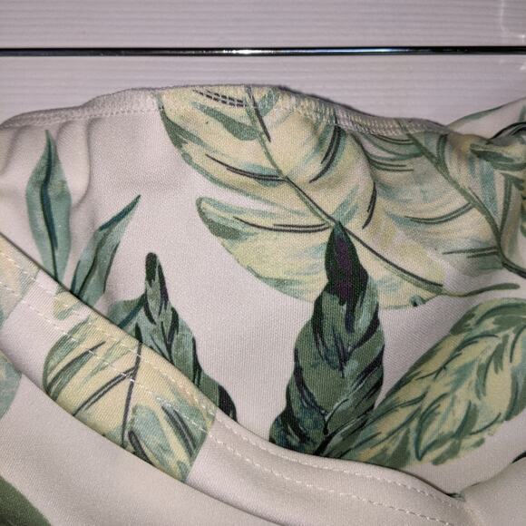 PrettyLittleThing Green Leaves Print Asymmetrical Mini Skirt UK 16 US 12 - Picture 6 of 12